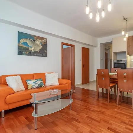 Cosy Flat Close To Lejlighed