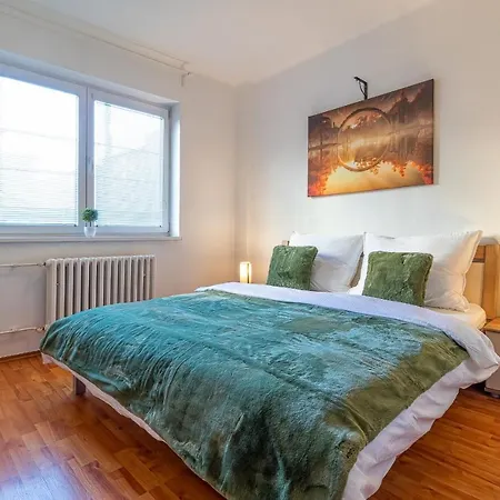 Lejlighed Cosy Flat Close To *