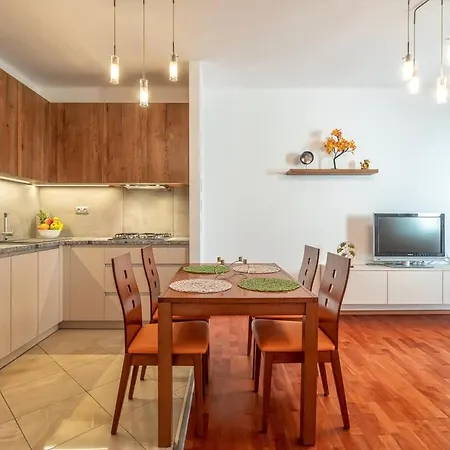 Cosy Flat Close To Lägenhet