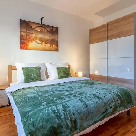 Lejlighed Cosy Flat Close To