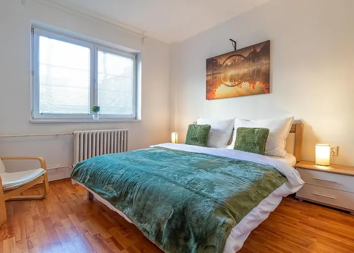 아파트 Cosy Flat Close To *