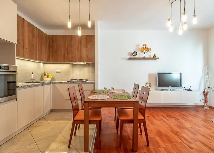 Cosy Flat Close To Apartament