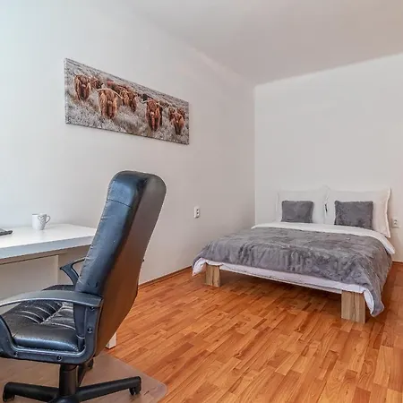 Lägenhet Cosy Flat Close To Bratislava