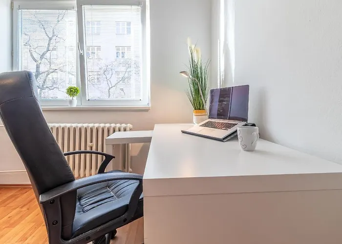 Lägenhet Cosy Flat Close To